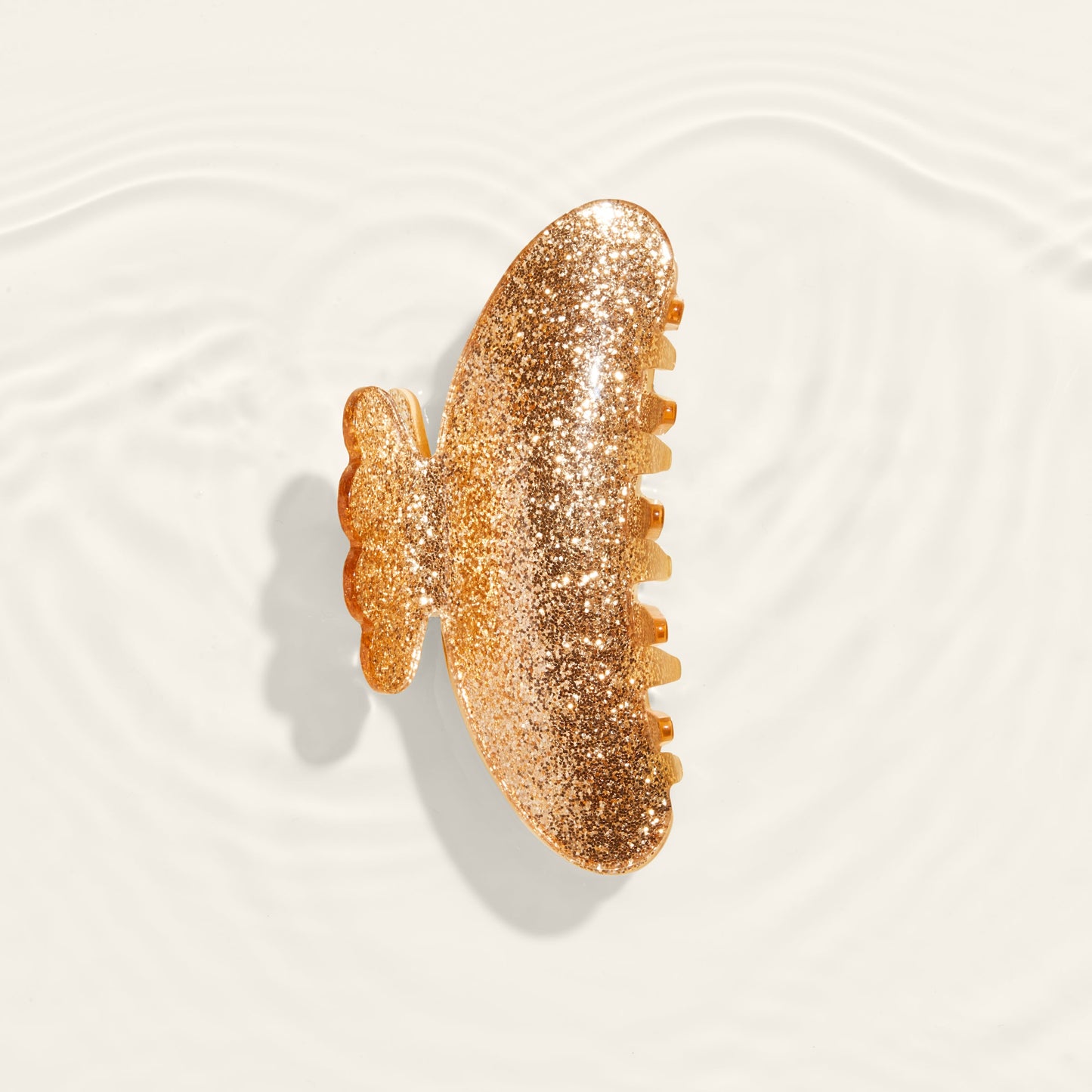The River claw clip gold