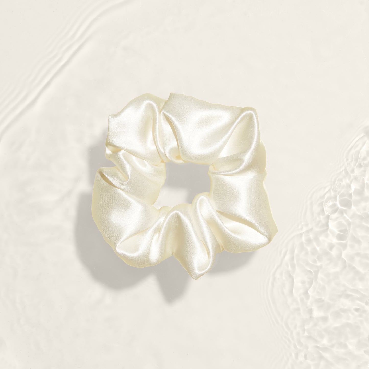 The Kate silk scrunchie medium white