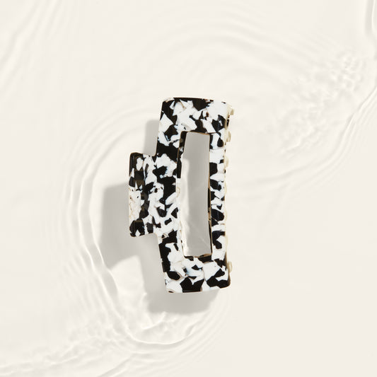 The Lizzy claw clip zebra