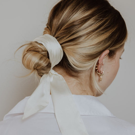 The Naomi hair scarf off white